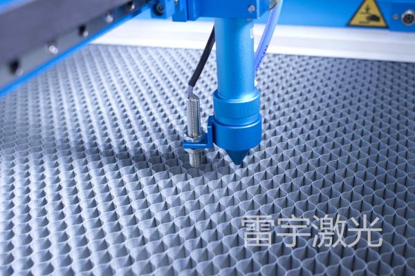如何使用激光切割機(jī)才算安全？老司機(jī)告訴你答案！