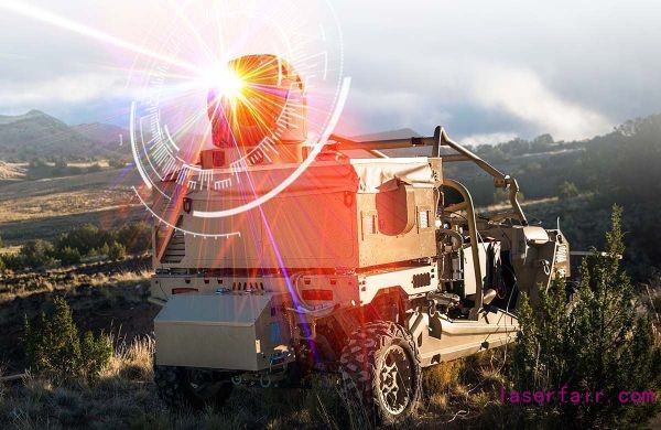 資料圖片：可搭載在輕型突擊車上的美軍“高能激光武器系統(tǒng)”。（美國雷神公司官網(wǎng)）