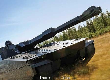 軍車上裝載的熱照相機(jī)可抓拍遠(yuǎn)景，并改變軍車的熱信號(hào)，使之在紅外掃描中不被探測(cè)到。它甚至能模仿其他軍車的熱信號(hào)來(lái)掩飾真實(shí)的目的。