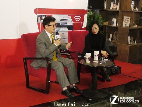 激光機遇到咖啡店 佳能主打智能商務(wù)