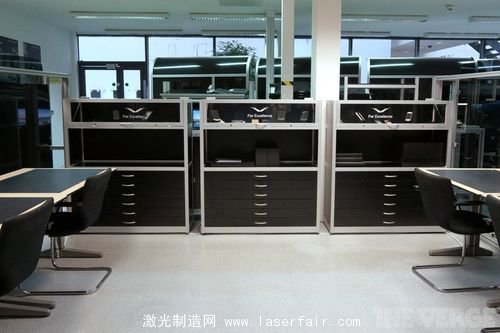 一探Vertu總部究竟：最奢侈的手機是怎么造出來的？