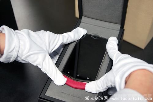 一探Vertu總部究竟：最奢侈的手機是怎么造出來的？