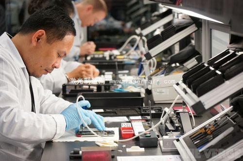 一探Vertu總部究竟：最奢侈的手機是怎么造出來的？