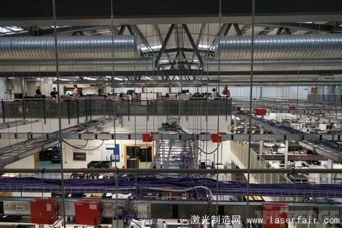 一探Vertu總部究竟：最奢侈的手機是怎么造出來的？