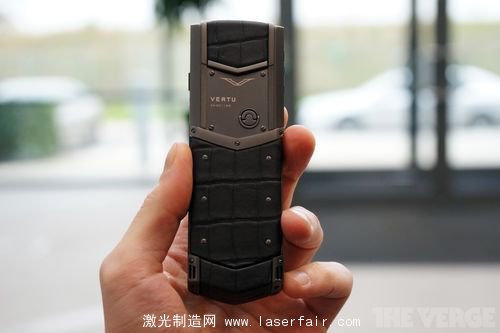 一探Vertu總部究竟：最奢侈的手機是怎么造出來的？