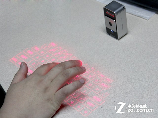 科技照亮生活 虛擬激光鍵盤的前世今生 別用太平洋的圖，，換成ZOL的吧 