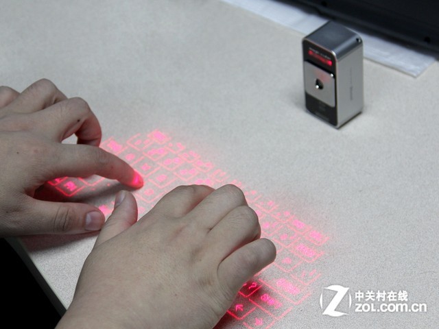 科技照亮生活 虛擬激光鍵盤的前世今生 別用太平洋的圖，，換成ZOL的吧 