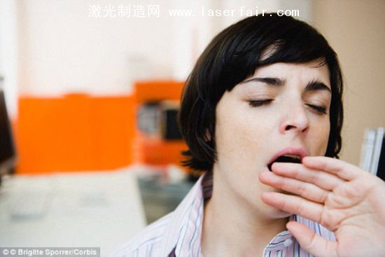 倒時差利器？激光或可重置生物鐘-